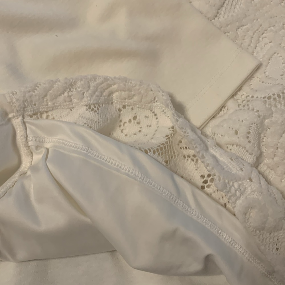 Charming Ivory Lace Crochet Front Women's Top - Picture 7 of 11